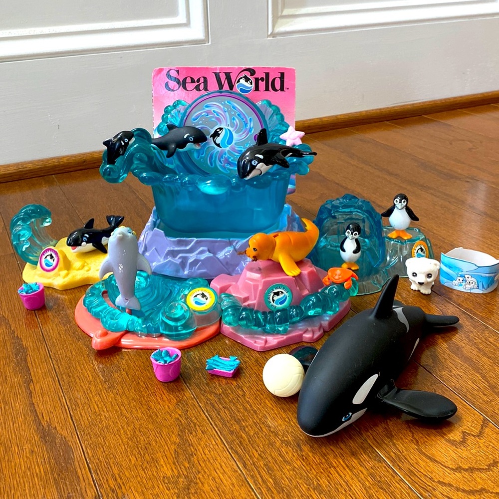 Vintage 1995 Littlest Pet Shop Sea World Set